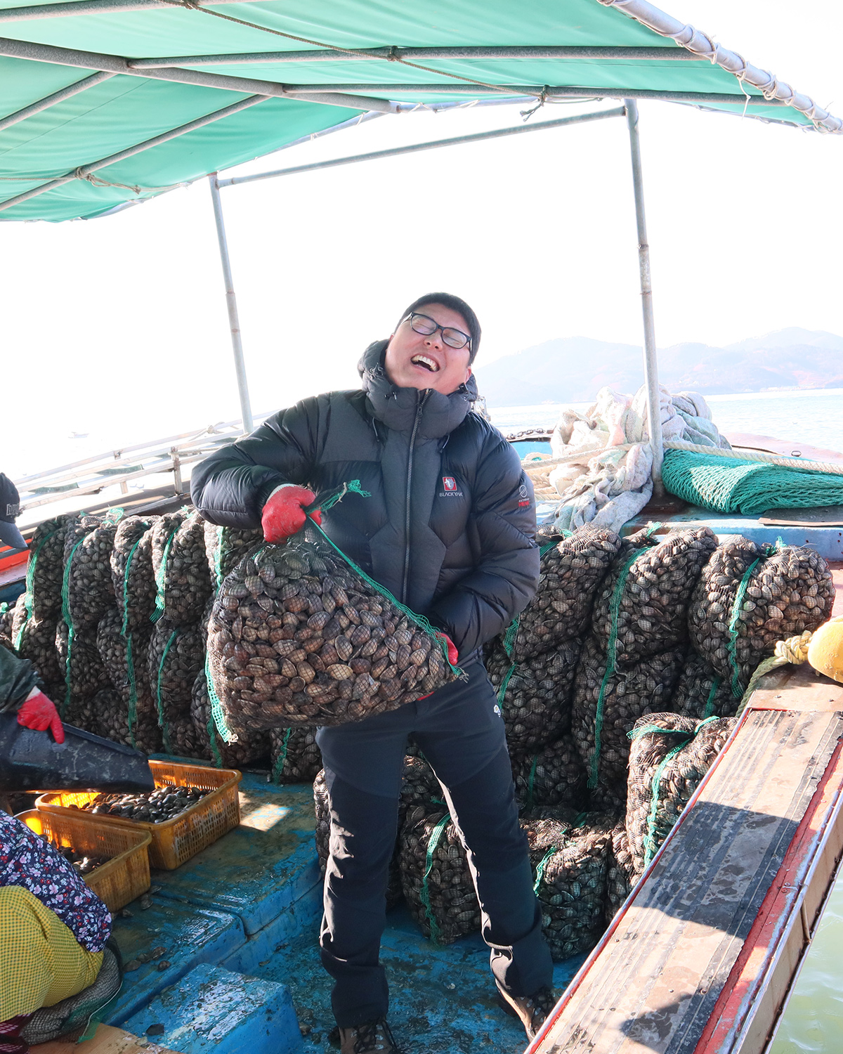 산지 직거래 — 어판장에서 직접 받은 신선한 해산물